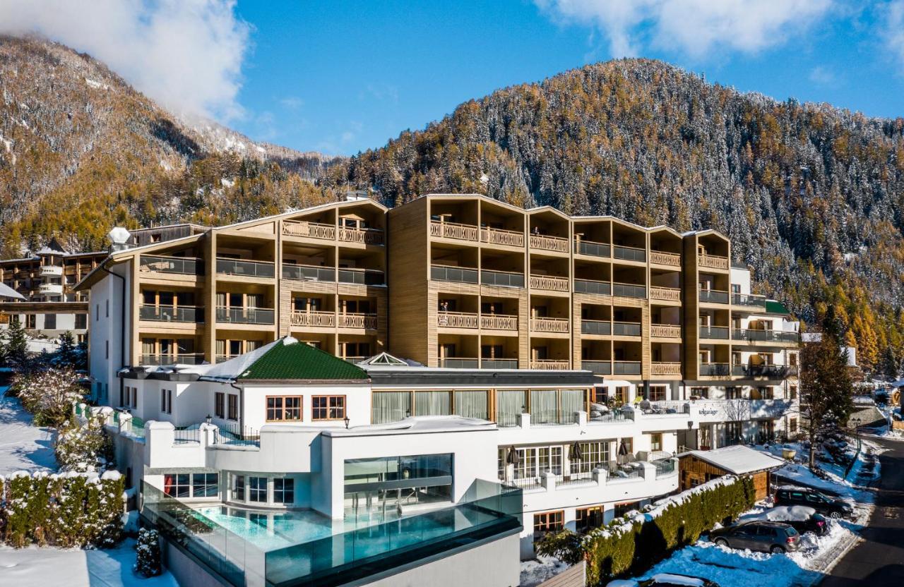Falkensteiner Hotel & Spa Falkensteinerhof วัลเลส ภายนอก รูปภาพ