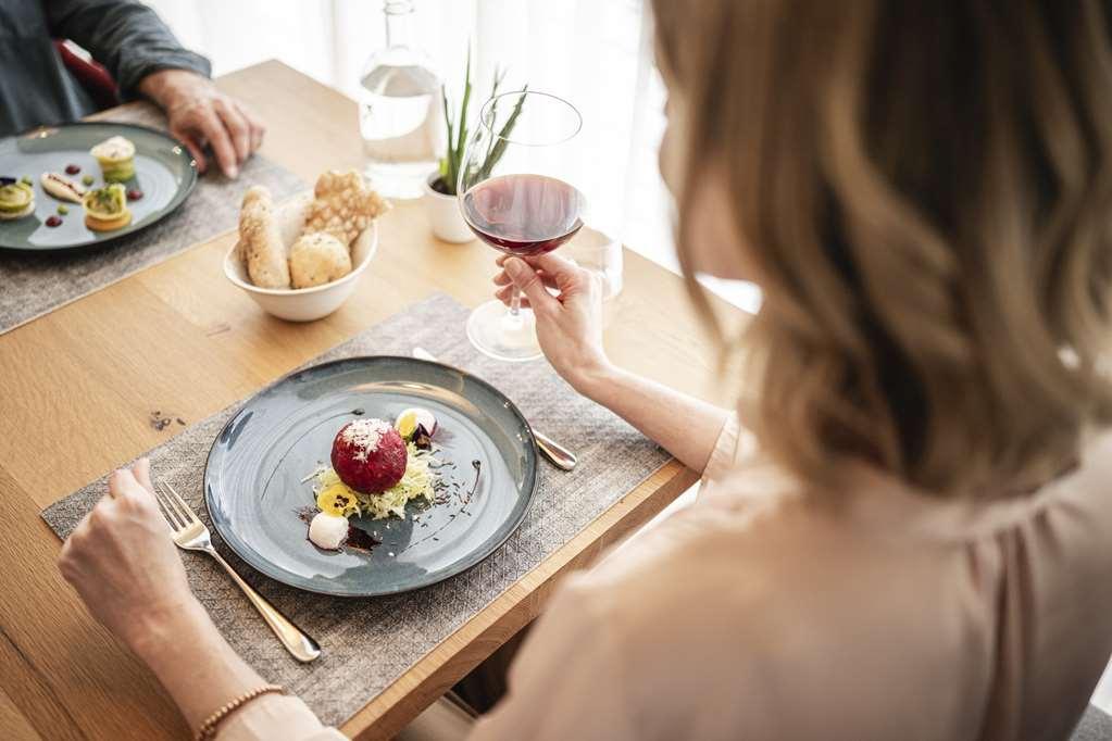 Falkensteiner Hotel & Spa Falkensteinerhof วัลเลส ร้านอาหาร รูปภาพ