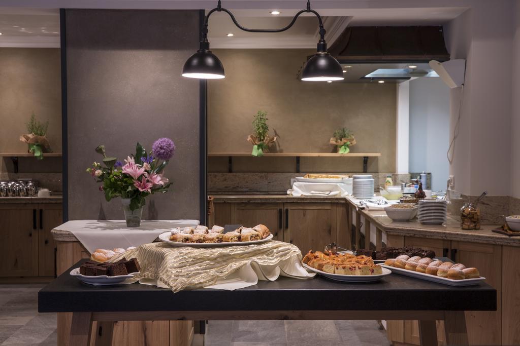 Falkensteiner Hotel & Spa Falkensteinerhof วัลเลส ภายนอก รูปภาพ