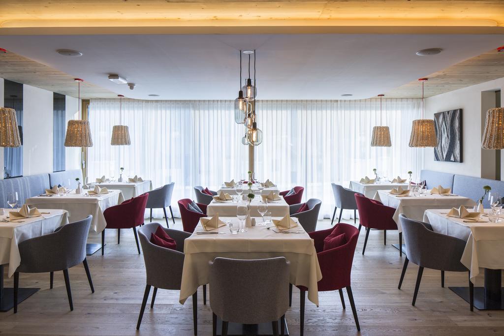 Falkensteiner Hotel & Spa Falkensteinerhof วัลเลส ภายนอก รูปภาพ
