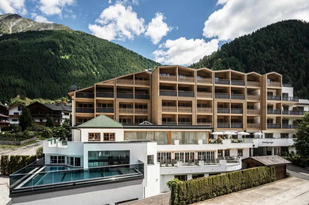Falkensteiner Hotel & Spa Falkensteinerhof วัลเลส ภายนอก รูปภาพ